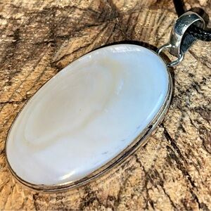 Mother of Pearl Pendant 2”